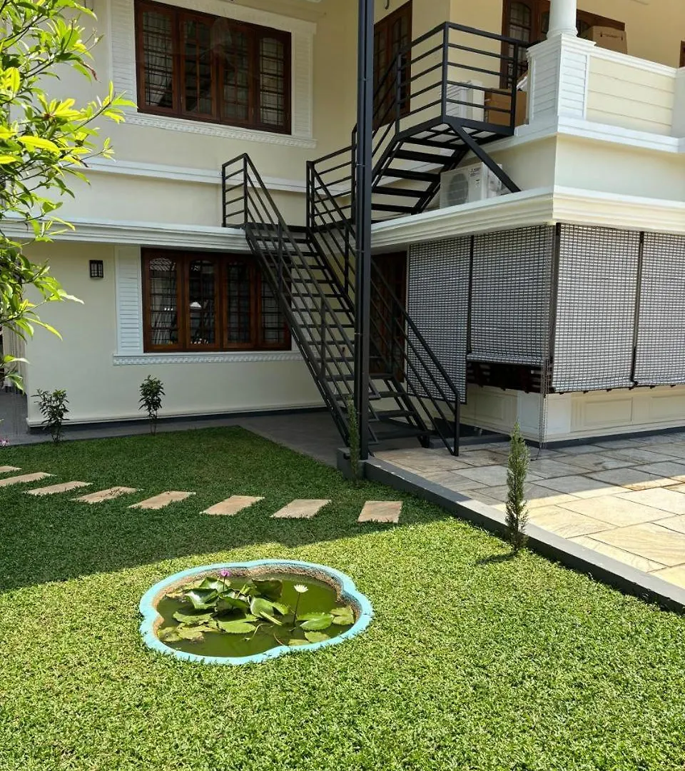 Serene Nest Apartment-Kochi Airport Nedumbassery Apartment